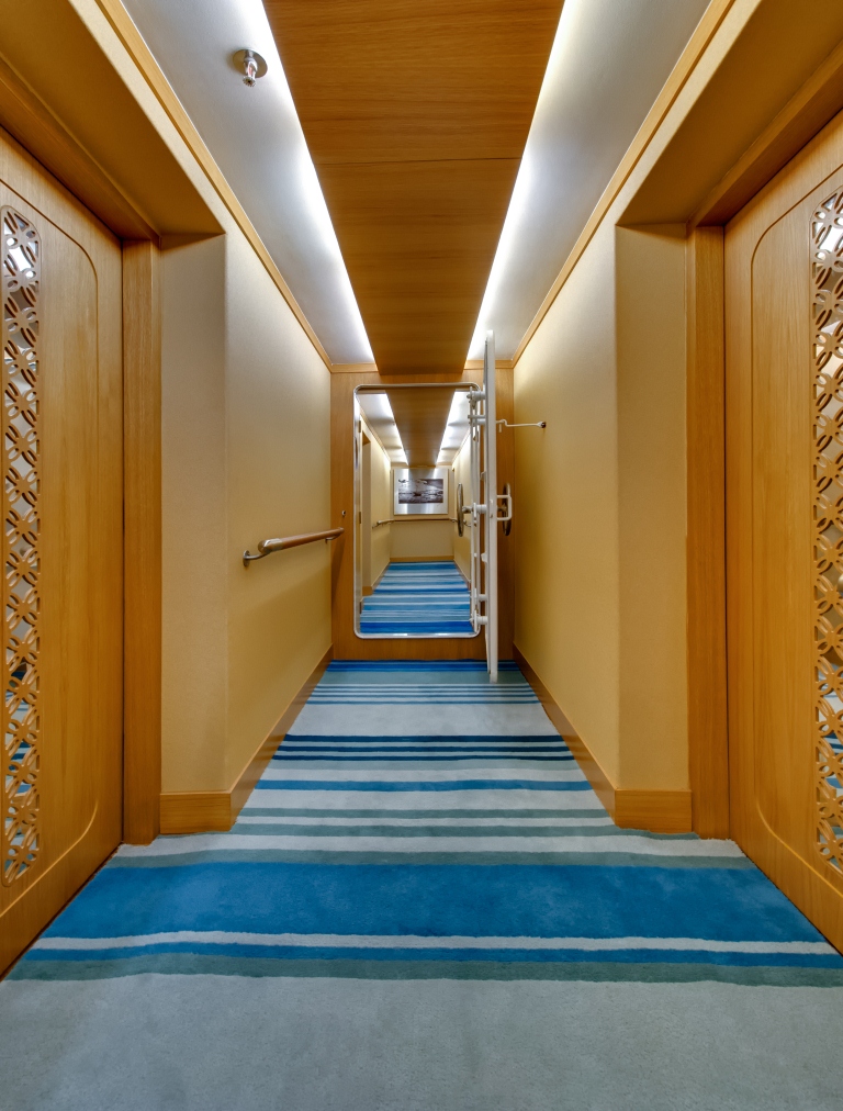 Expedition yacht SALILA -  Hallway
