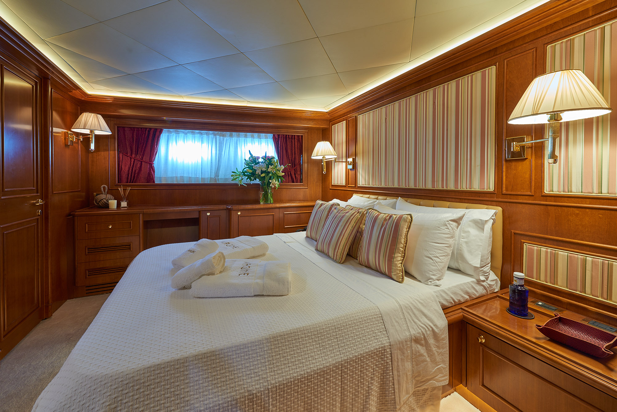 Ferretti Motor Yacht IMAGINE - VIP cabin 2