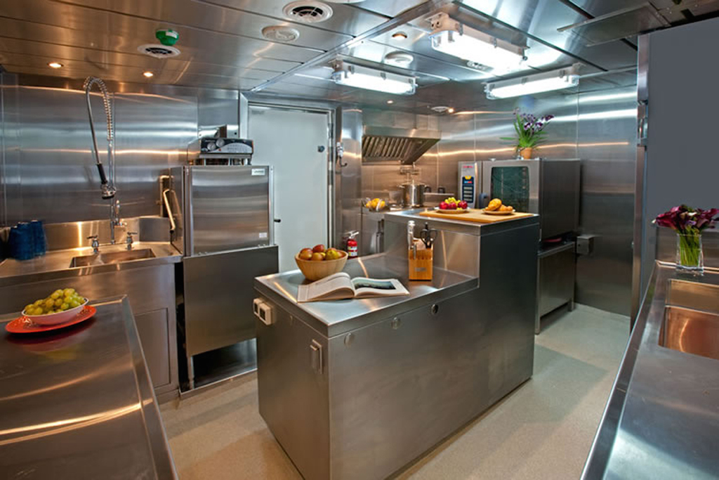 GLOBAL Yacht - Galley