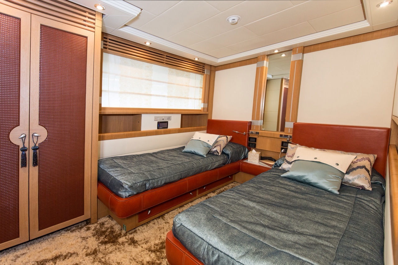ISA Motor yacht SAMJA - Twin cabin