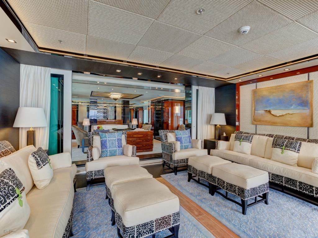 Icon Motor Yacht PARTY GIRL - Veiw into main salon from exterior lounge