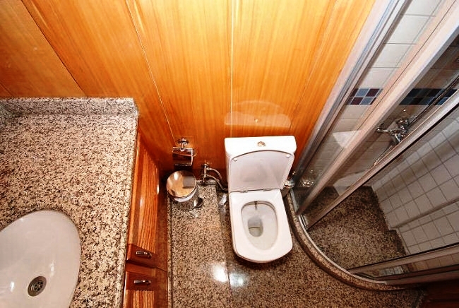Kayhan 5 Bathroom