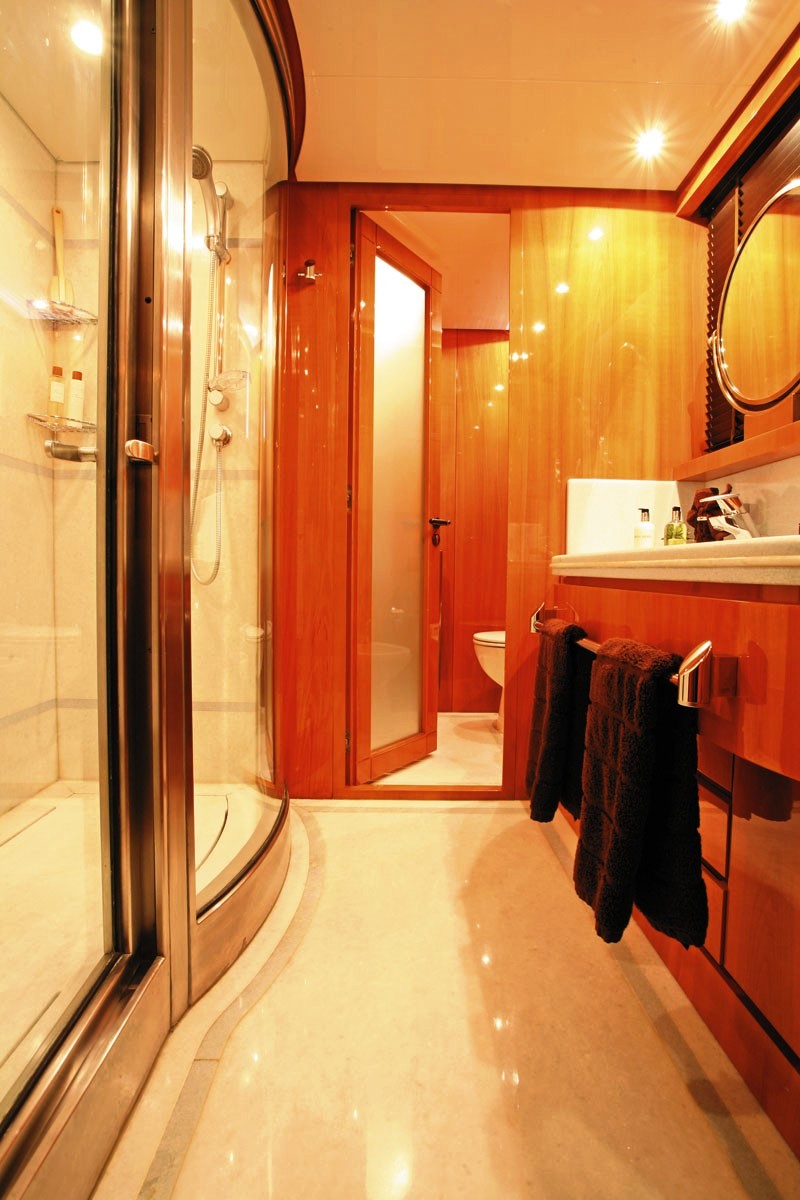 LADY LUCK -  Master ensuite