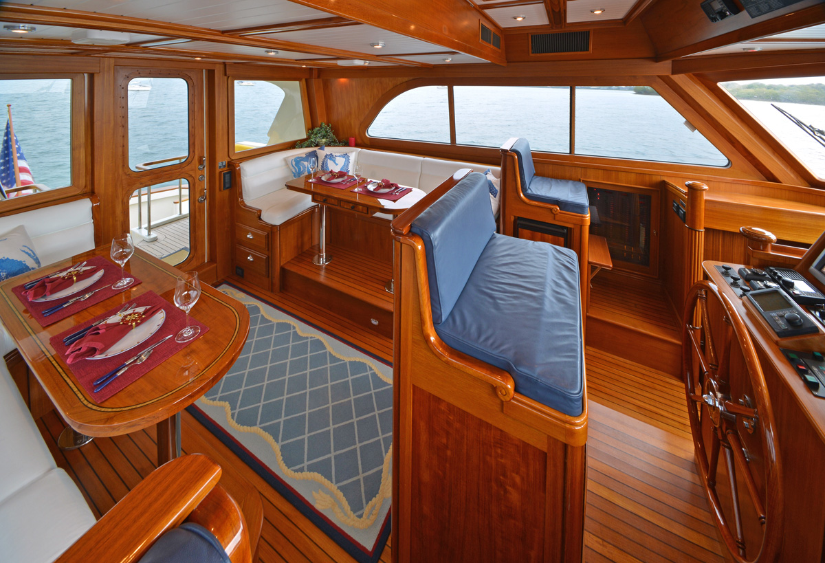 LYMAN MORSE Yacht EXCELLENCE -  Salon and Dining