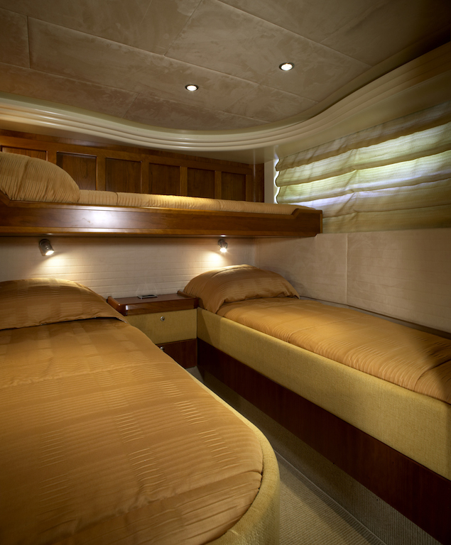 Luxury motor yacht FAR NIENTE - twin cabin