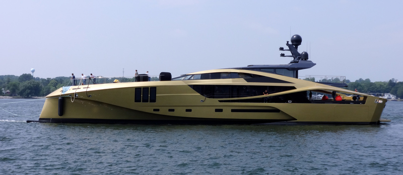 Luxury motor yacht PJ 265 by Palmer Johnson - side view