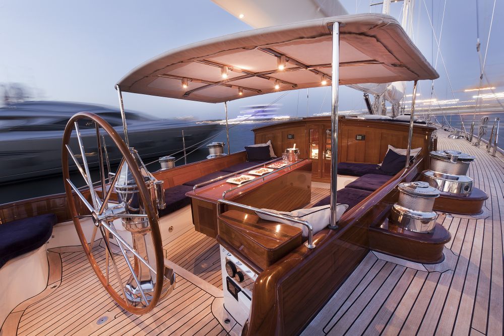 Luxury super yacht THIS IS US (ex SKYLGE) - cockpit