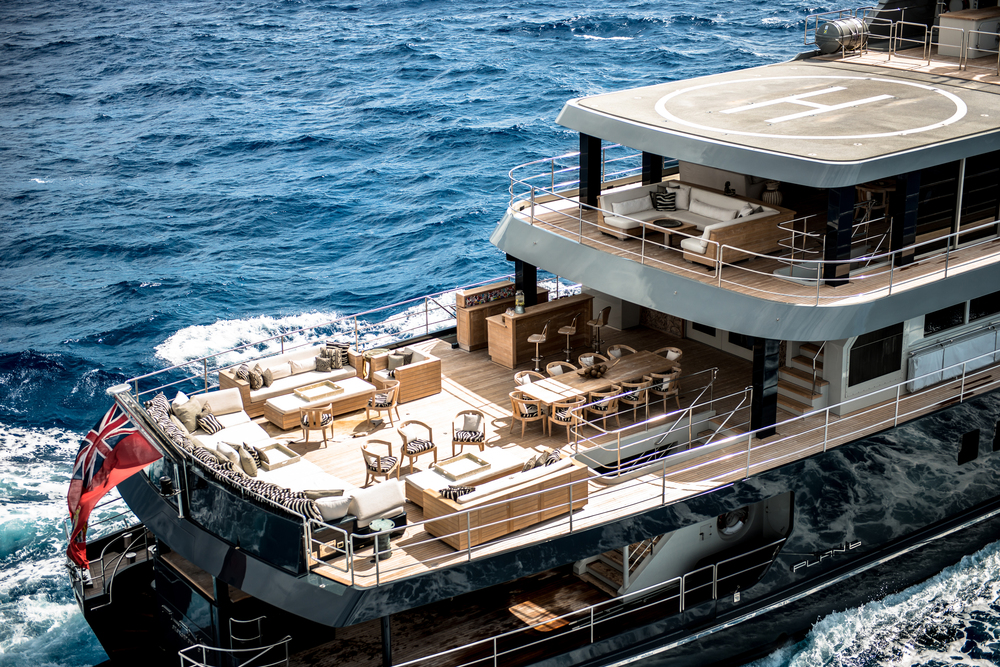 Luxury yacht PLAN B Entertainment on the main deck. Photo credit yachtplanb.com