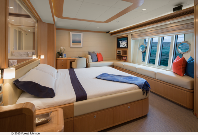 MY CRYSTAL PARROT - Master stateroom