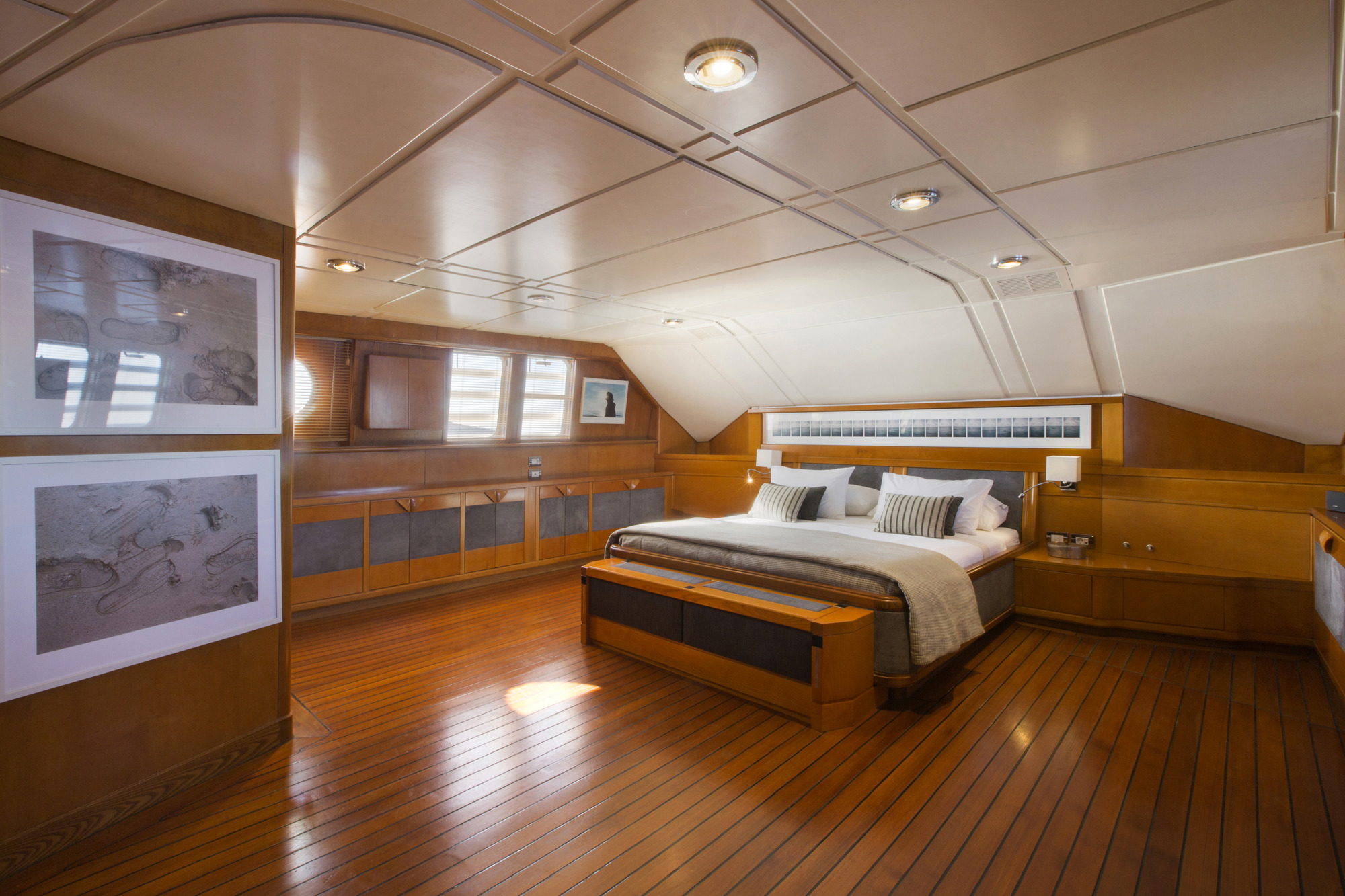MY LIBRA Y- Master cabin main deck