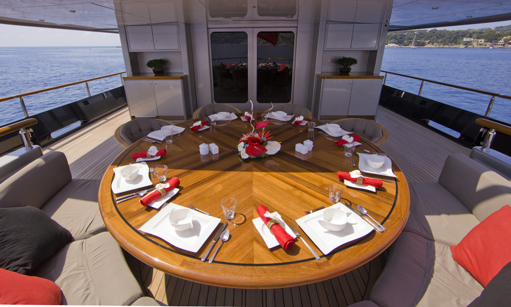 MY SILVER DREAM - Main deck alfresco table