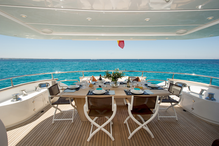 Maiora yacht LEX - Aft deck dining