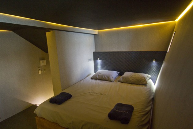 Modern phinisi yacht Dragoon 130 - bedroom