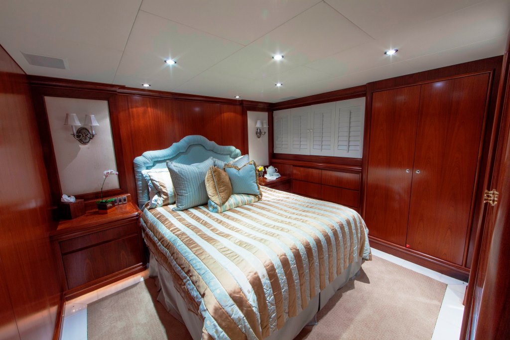 Motor Yacht ASPEN ALTERNATIVE - VIP cabin
