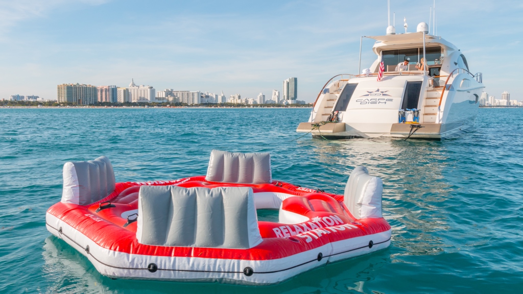 Motor Yacht CARPE DIEM - Water toys