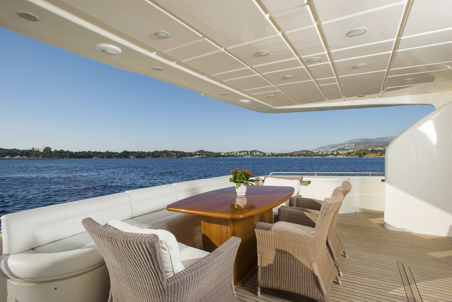 Motor Yacht DAY OFF - Aft deck