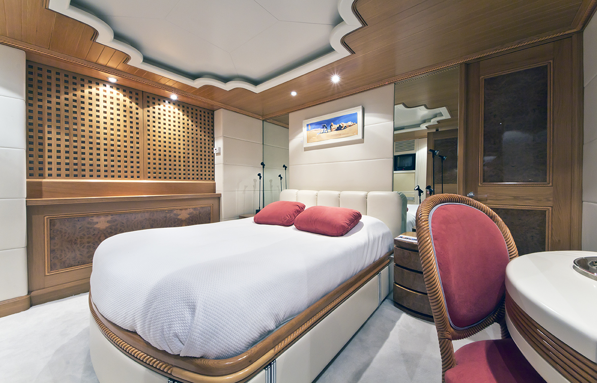 Motor Yacht DESAMIS B - VIP cabin