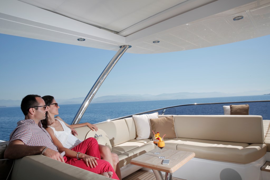 Motor Yacht FINEZZA - Top deck Relaxing