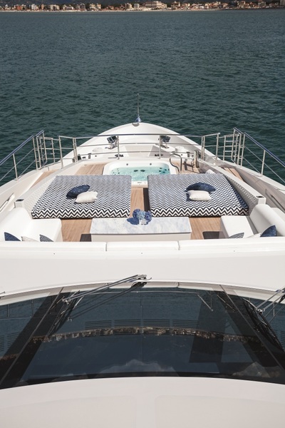 Motor Yacht H - Foredeck view