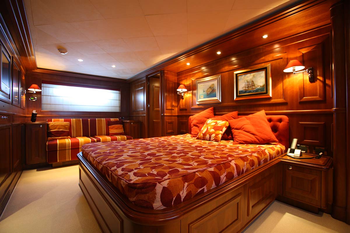Motor Yacht KLOBUK - Lower deck master cabin