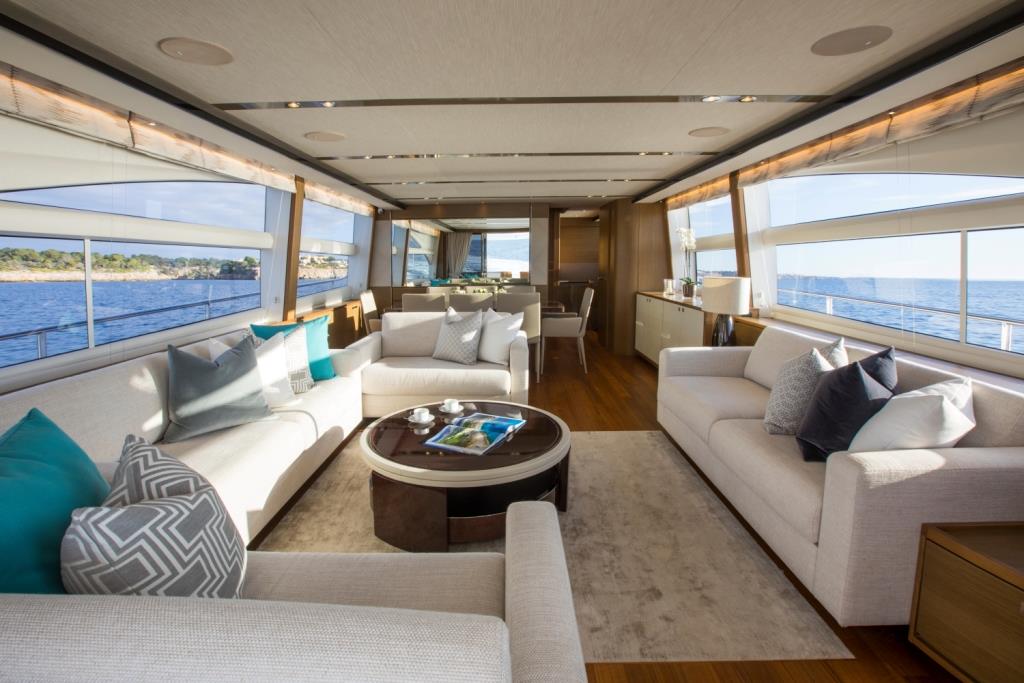 Motor Yacht LA VIE - Salon view forward