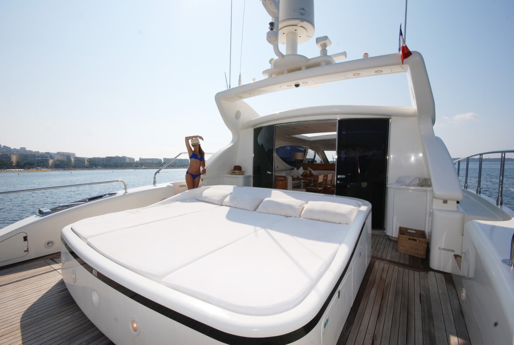 Motor Yacht LADY SPLASH - Aft deck sunpad