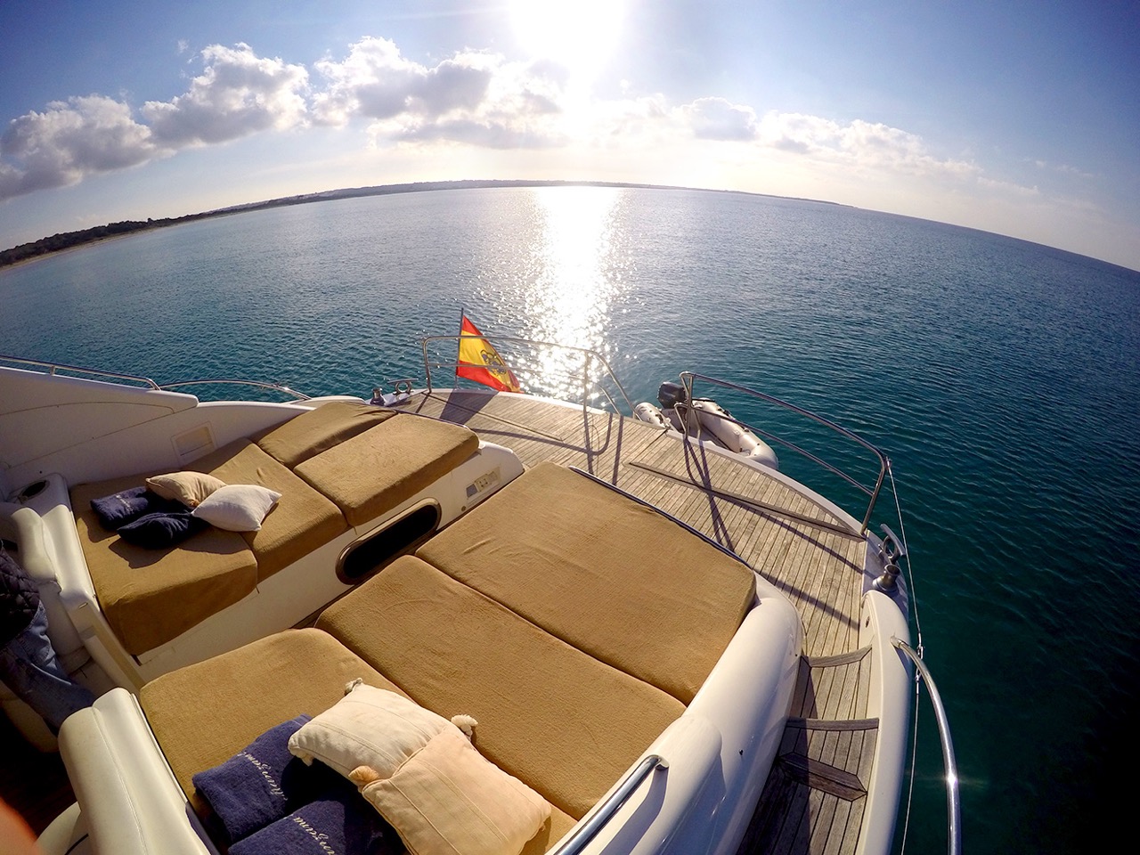 Motor Yacht MANZANA - Aft deck sunpads