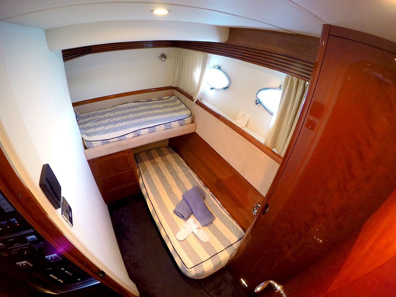 Motor Yacht MANZANA - Twin cabin