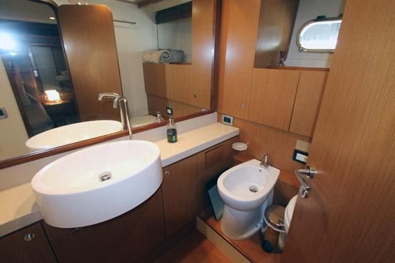 Motor Yacht ONE MORE TIME - Ensuite 2