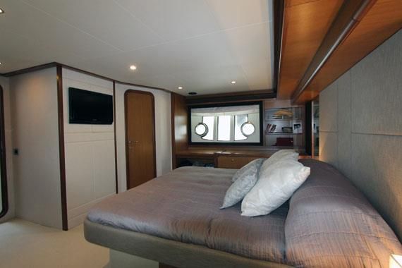 Motor Yacht ONE MORE TIME - Master cabin