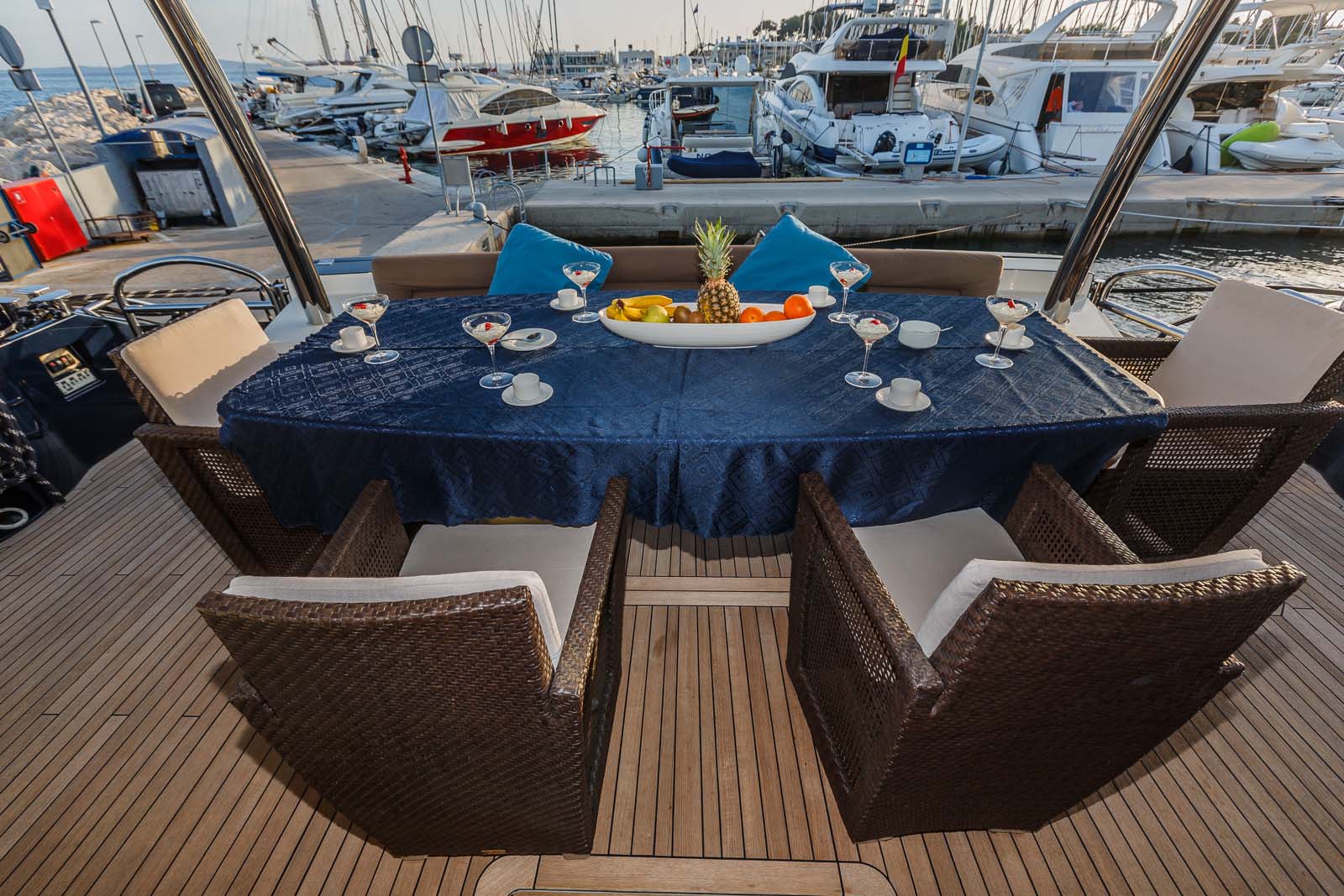 Motor Yacht THE BEST WAY - Alfresco dining