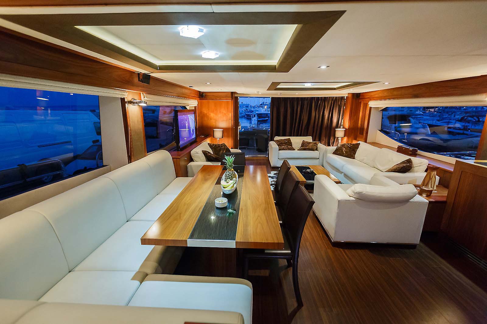 Motor Yacht THE BEST WAY - Formal dining