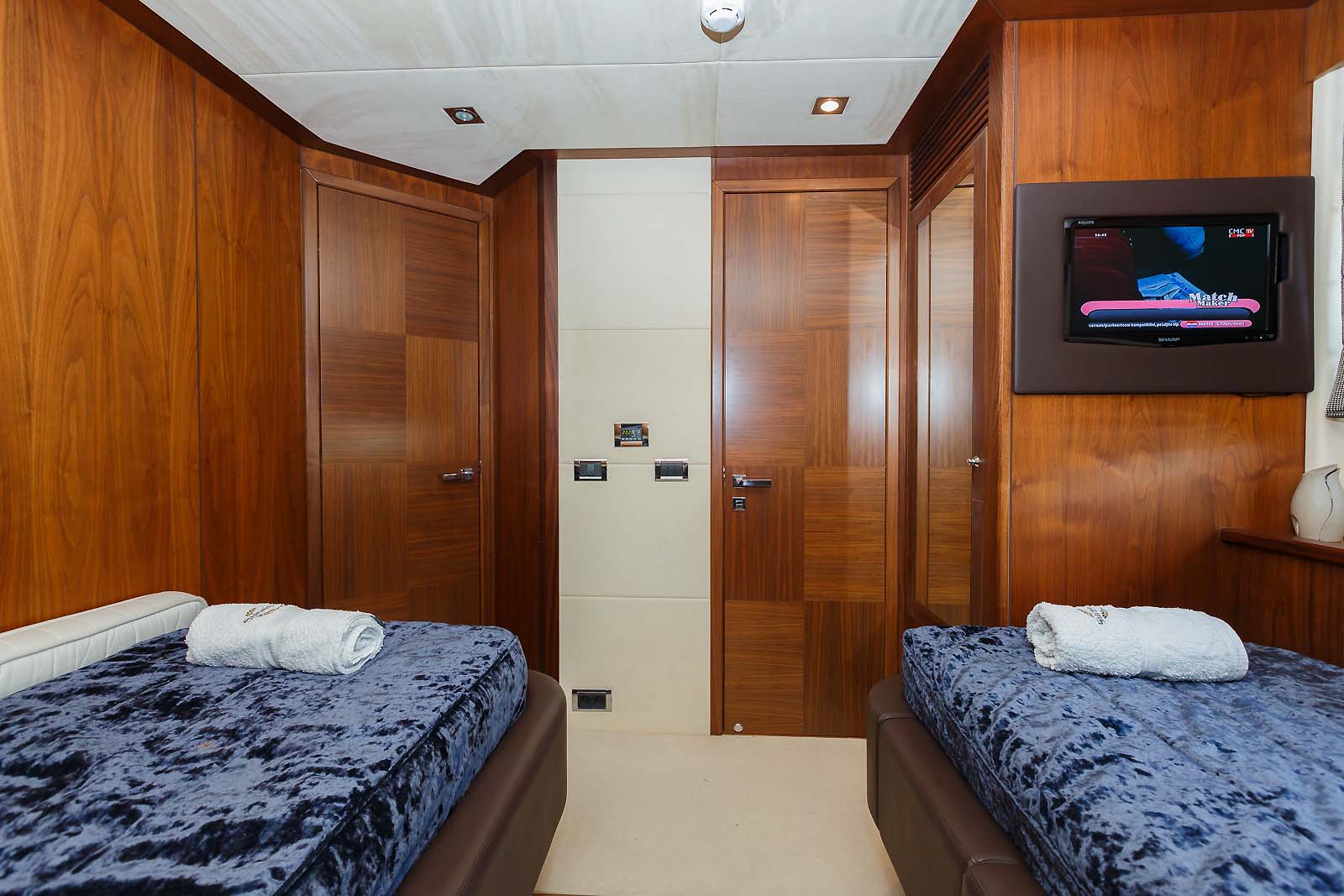 Motor Yacht THE BEST WAY - Twin cabin