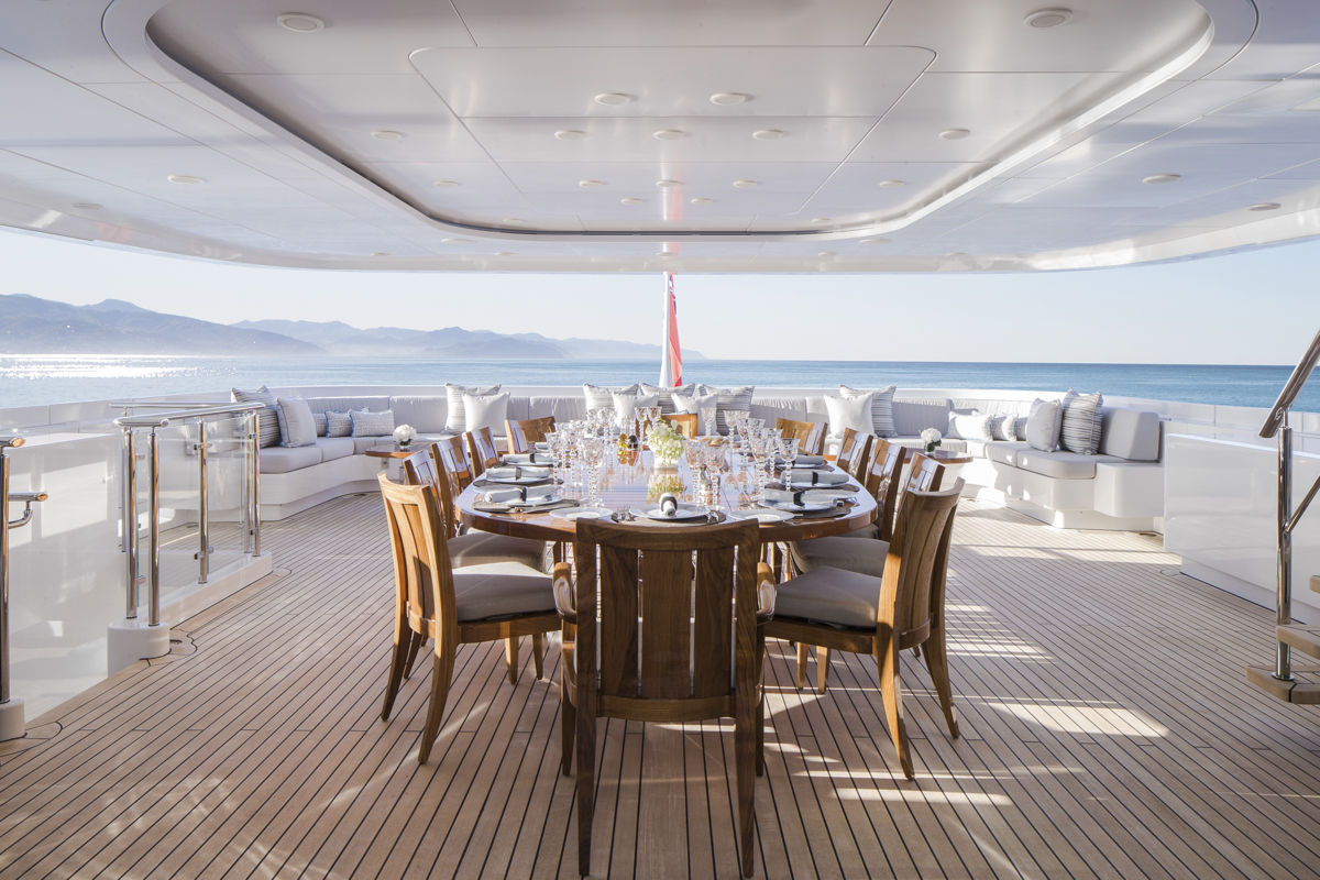 Motor Yacht TURQUOISE - Informal Lunch Main Deck Aft