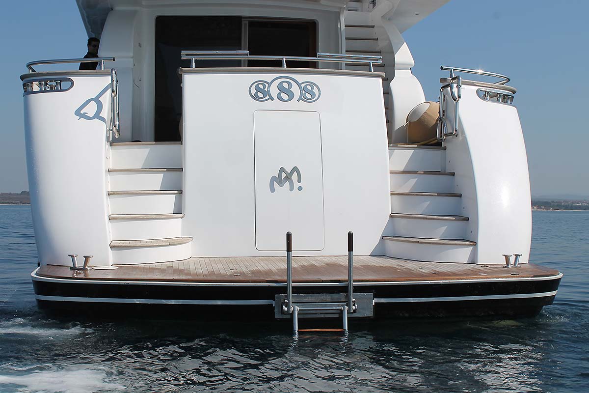 Motor yacht 888 - 007