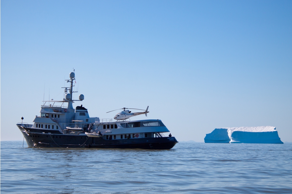Motor yacht ASTERIA -  Profile with Iceberg