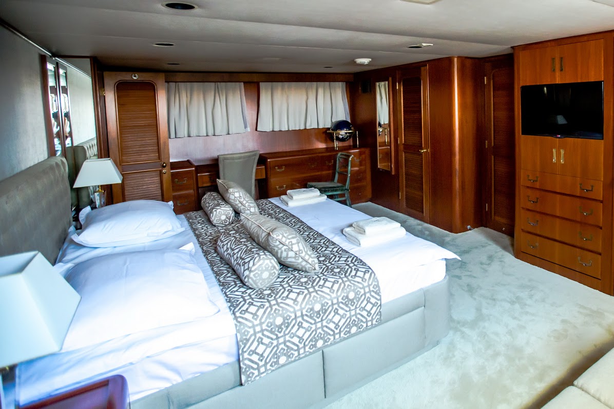 Motor yacht AURIANE - Master view