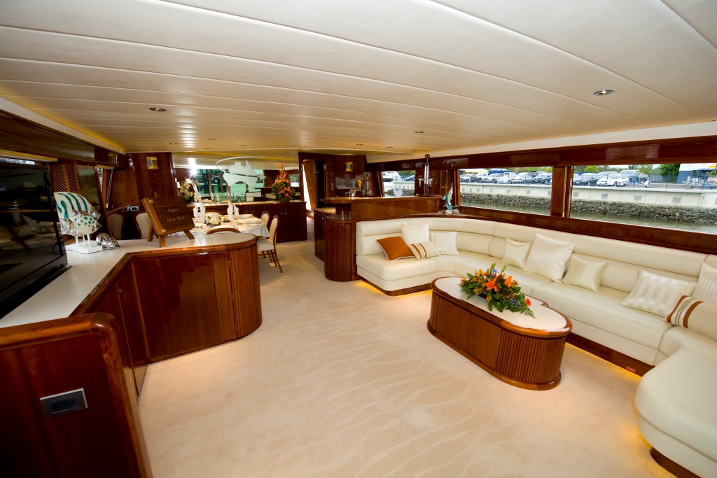 Motor yacht AUSPRO -  Main Salon