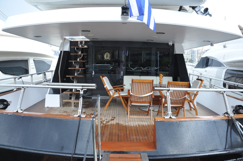 Motor yacht BON VIVEUR - Aft Deck