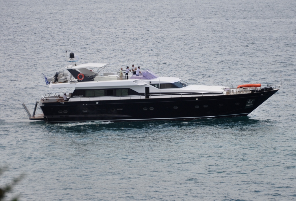 Motor yacht BON VIVEUR - Main