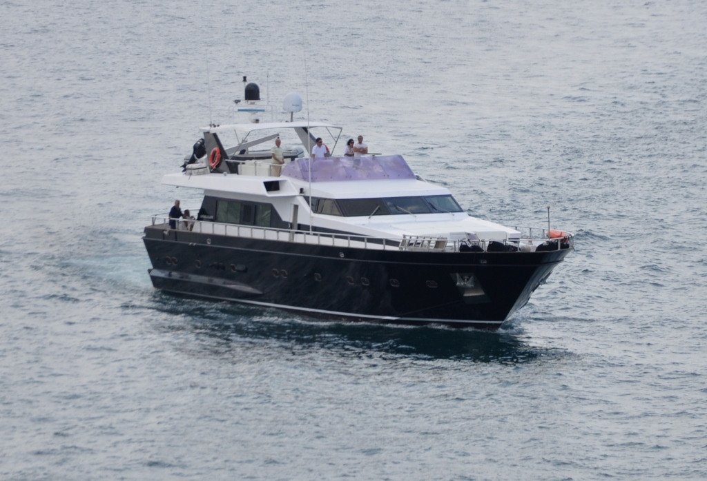 Motor yacht BON VIVEUR - Profile