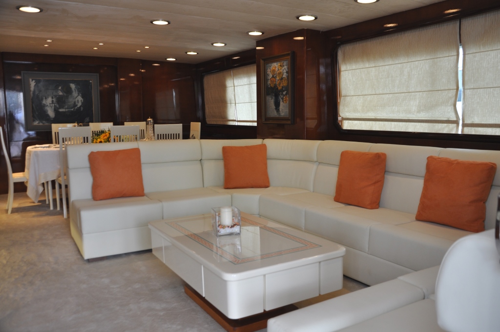 Motor yacht BON VIVEUR - Salon Seating