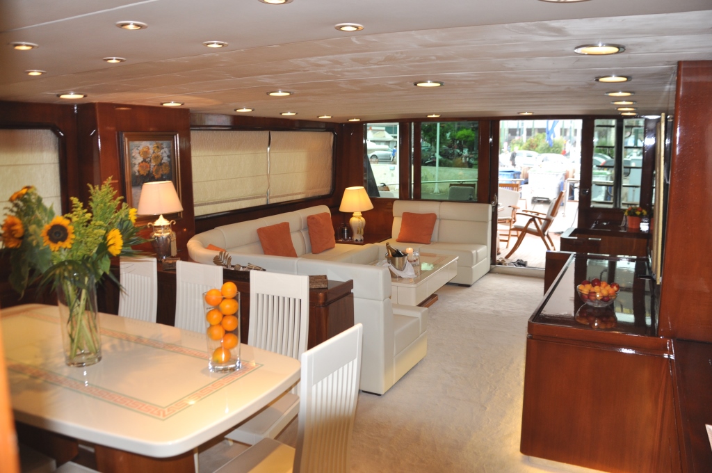 Motor yacht BON VIVEUR - Salon