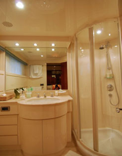 Motor yacht BONITO -  Bathroom 3