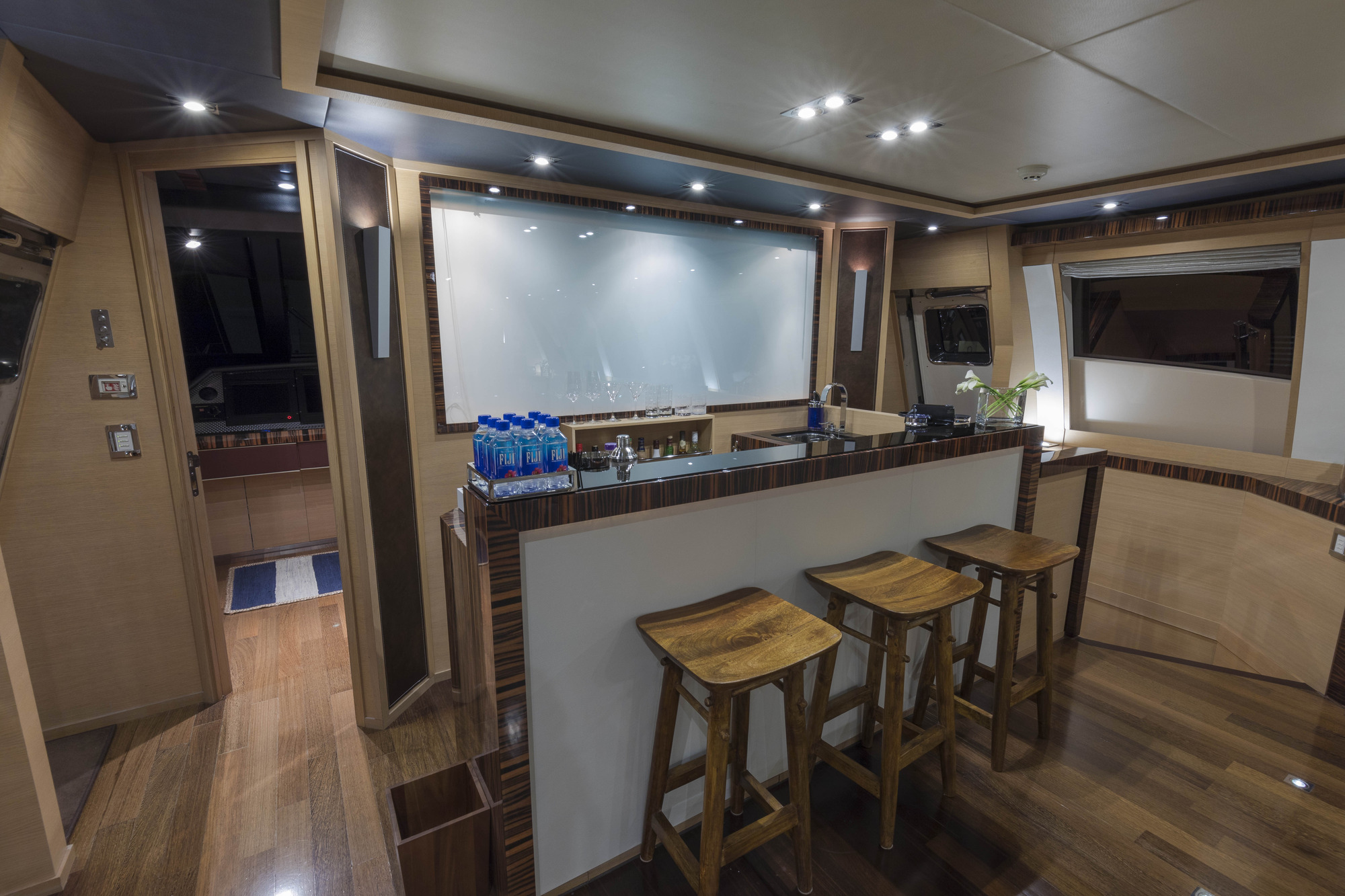 Motor yacht BW - Bar in salon