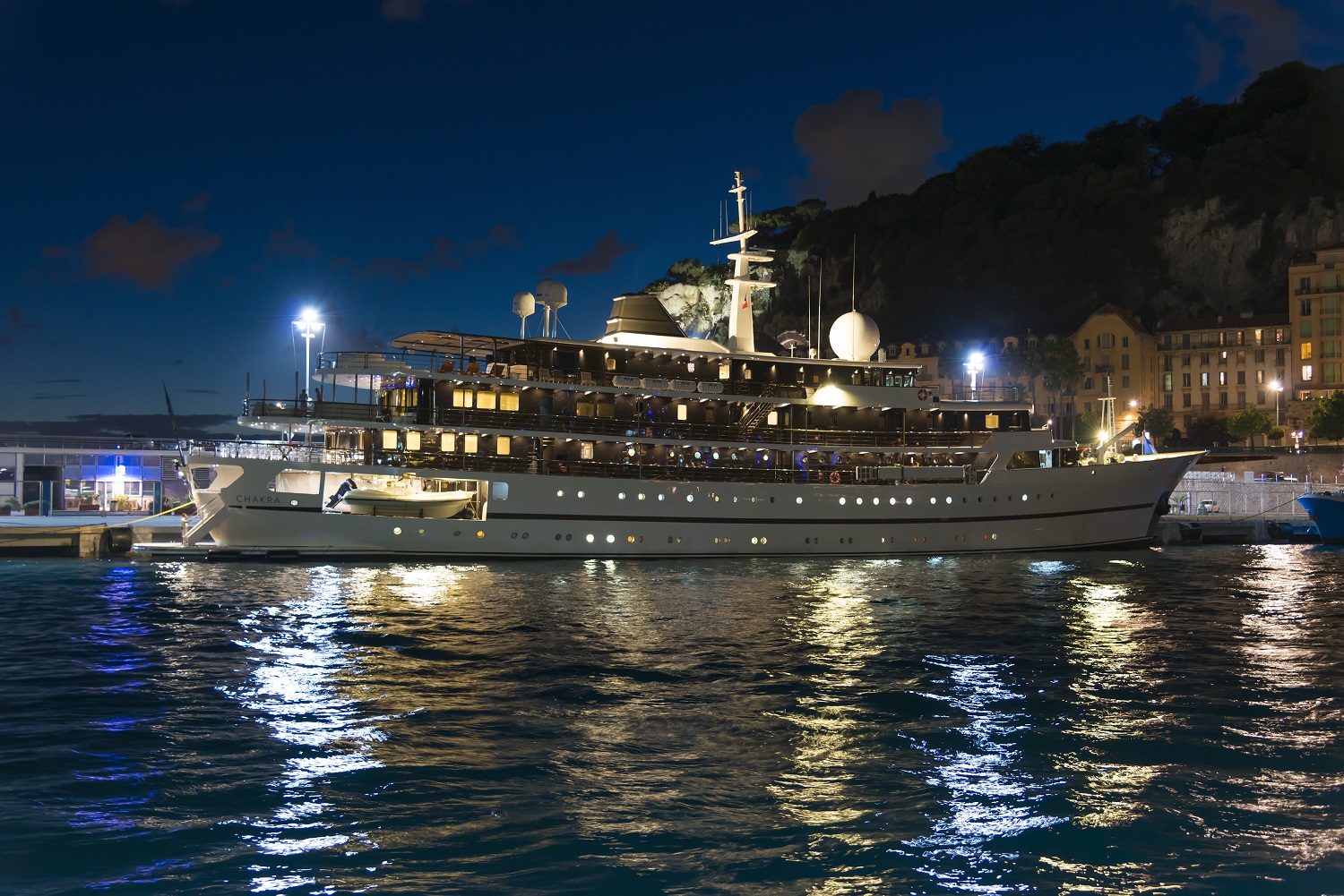 Motor yacht CHAKRA - By night
