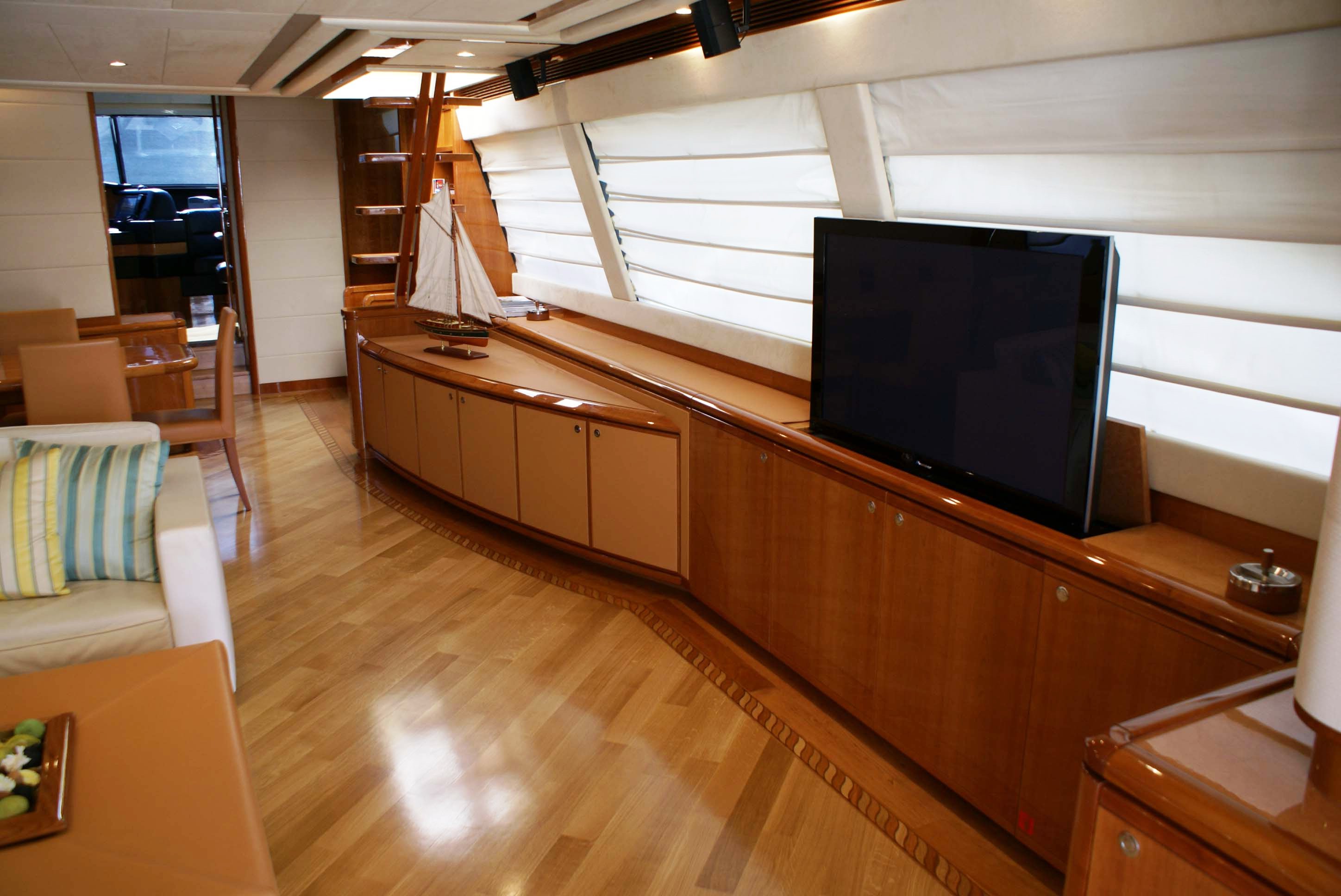 Motor yacht CHI 5 -  Salon