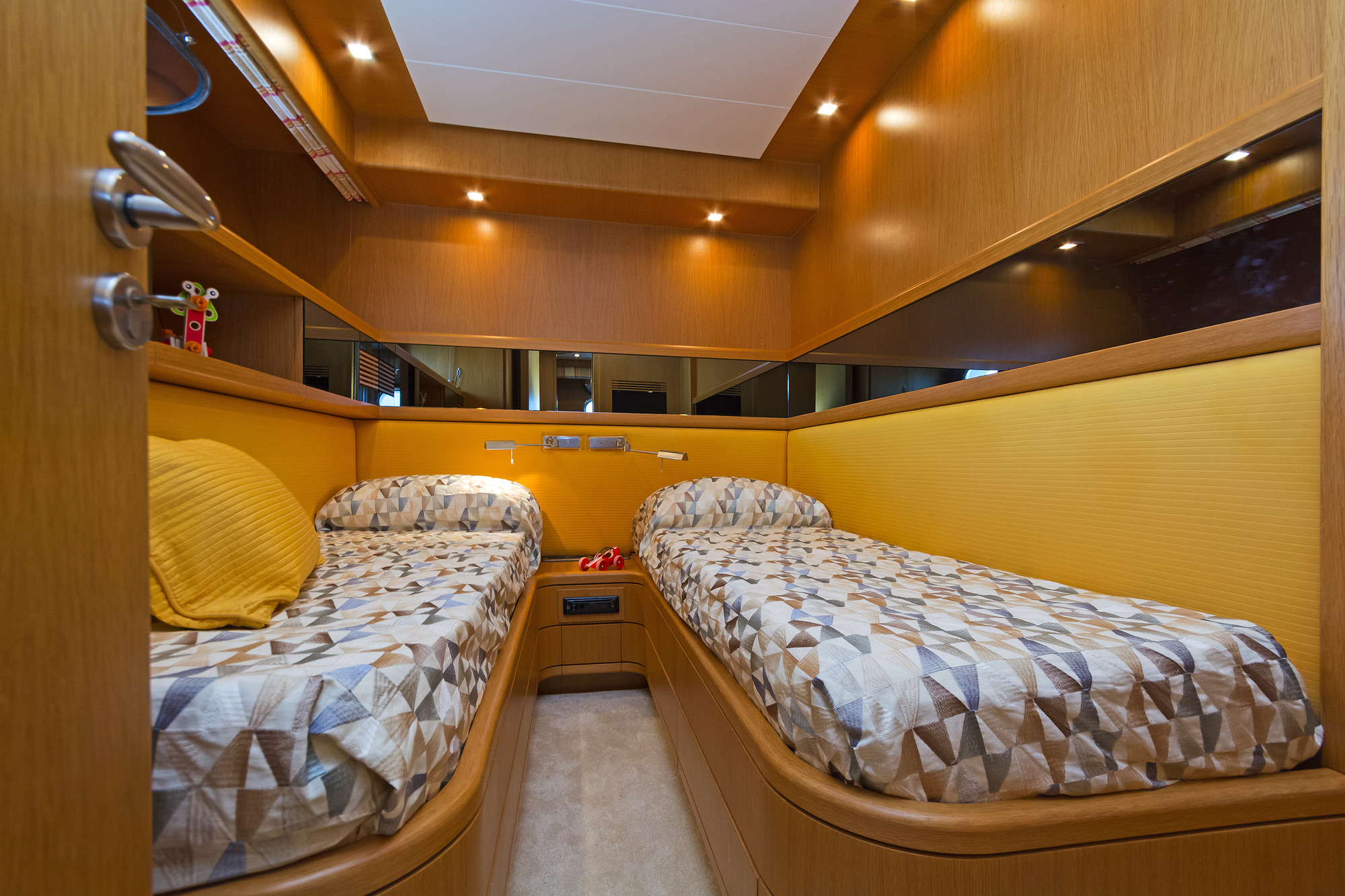 Motor yacht FOS - Twin cabin
