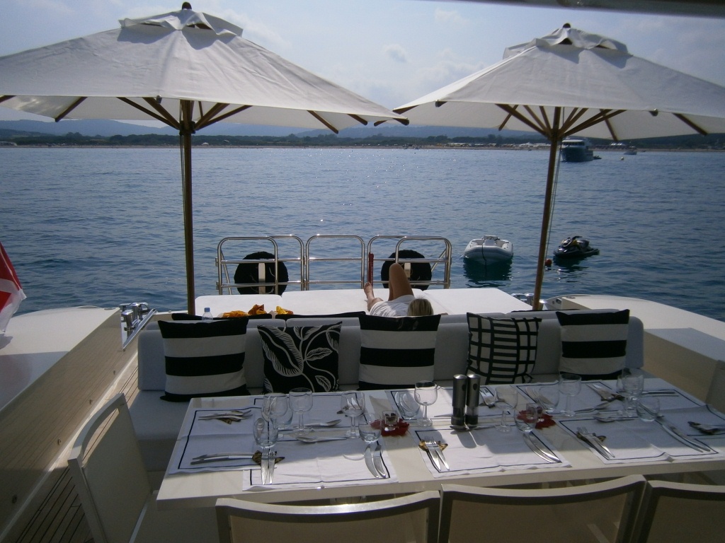 Motor yacht FRIDAY -  Aft Deck Al Fresco Dining and Sunbeds