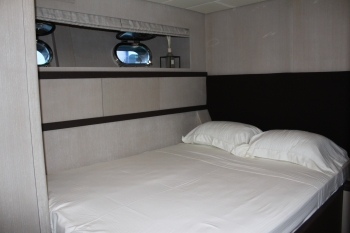 Motor yacht IROCK -  Twin Cabin converted to double bed